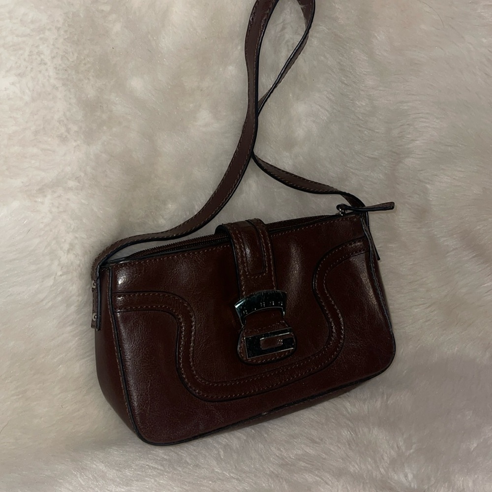 Super cute 90’s Guess bag